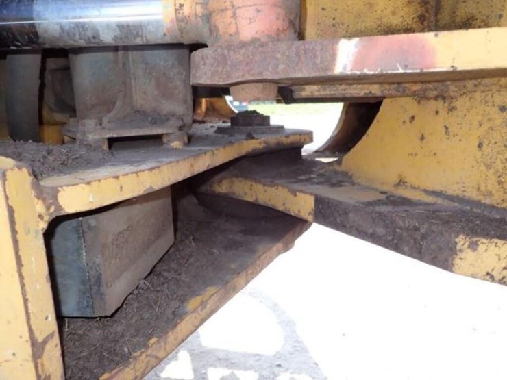 2009-deere-644k-image-33