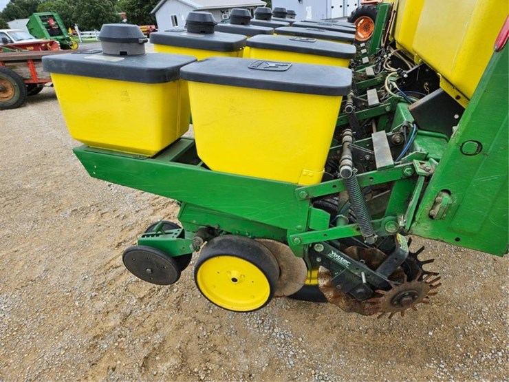 john-deere-7200-image-41