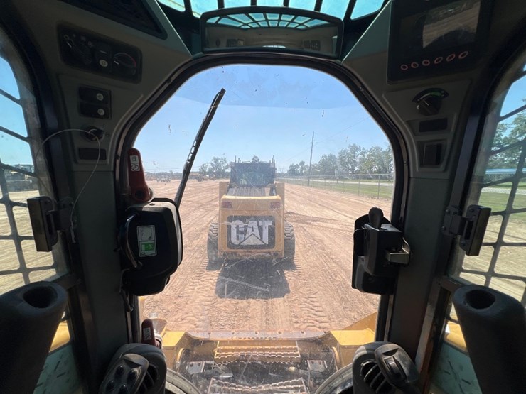 2016-caterpillar-277d-image-33