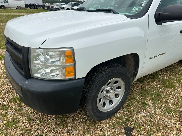 2013-chevrolet-silverado-image-17