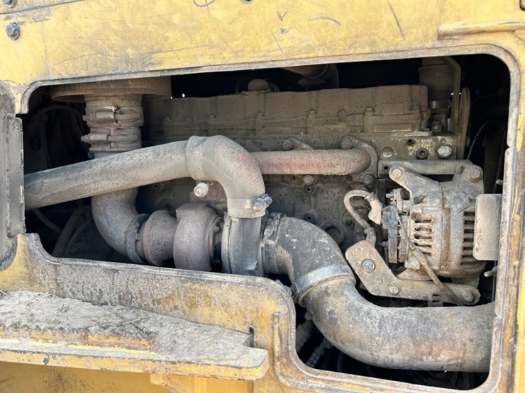 2016-caterpillar-545d-image-29