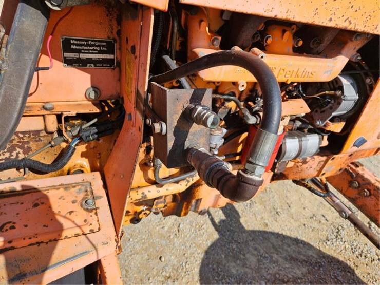 massey-ferguson-383-image-46