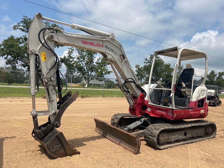 2015-takeuchi-tb260-image-8