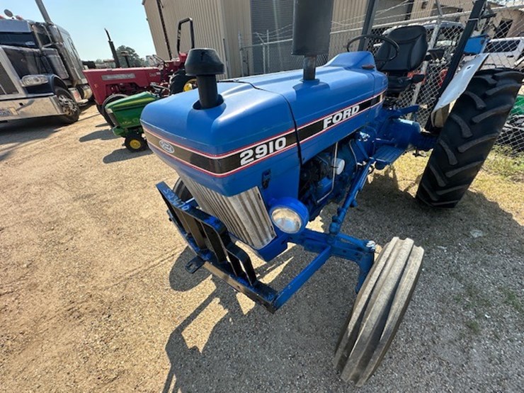 ford-2910-image-35