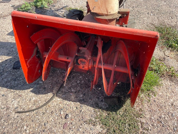 arends-26”-snowblower-image-7
