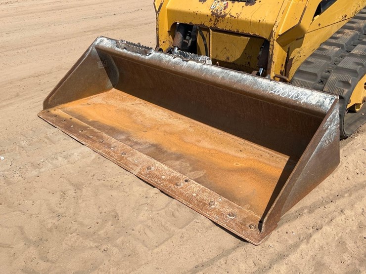 2020-caterpillar-259d3-image-18