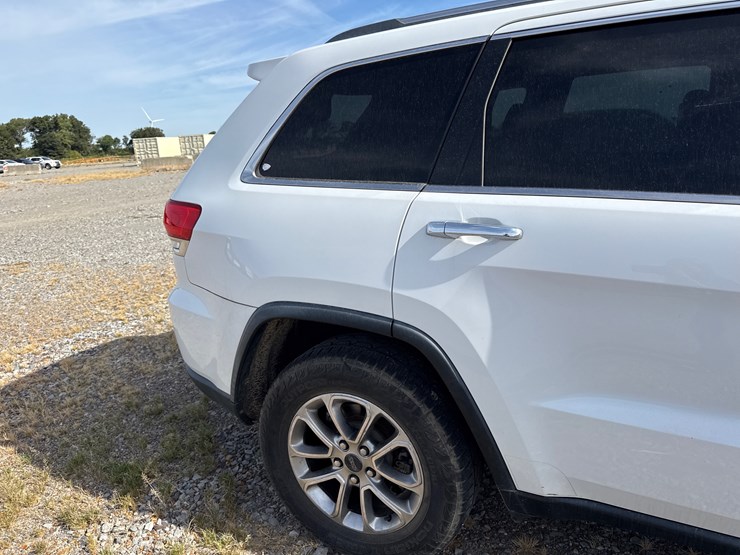 2015-jeep-grand-cherokee-image-11