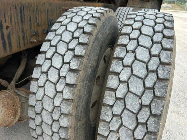 2005-volvo-tri/a-dump-truck-4v5k99gh55n391882-image-64