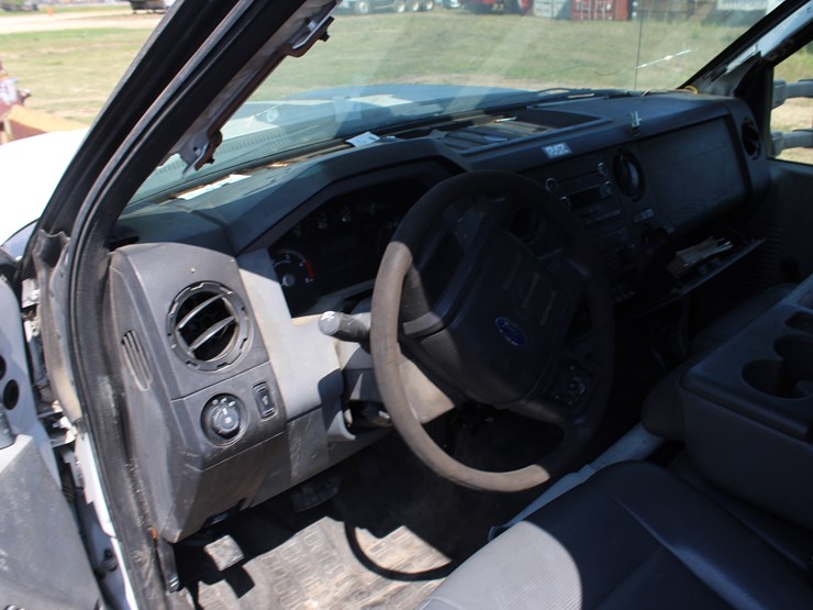 2014-ford-f550-image-7