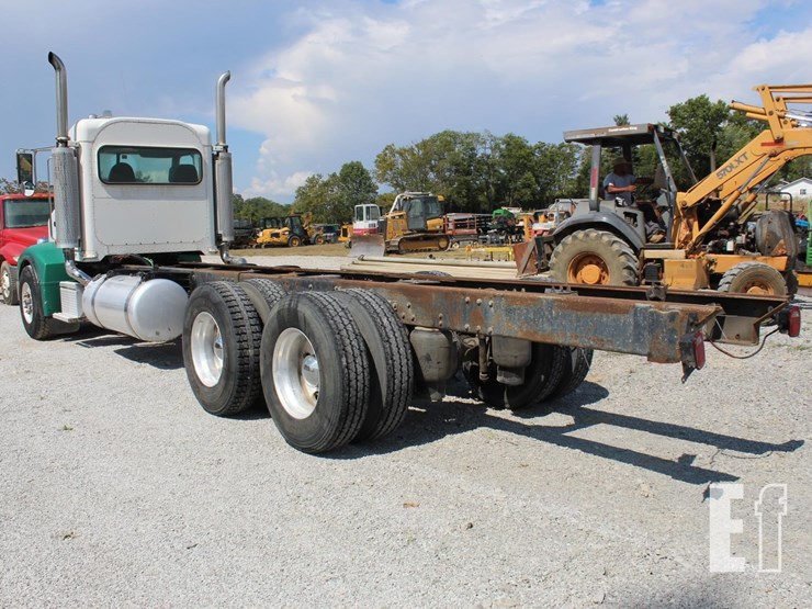 2005-peterbilt-385-image-7