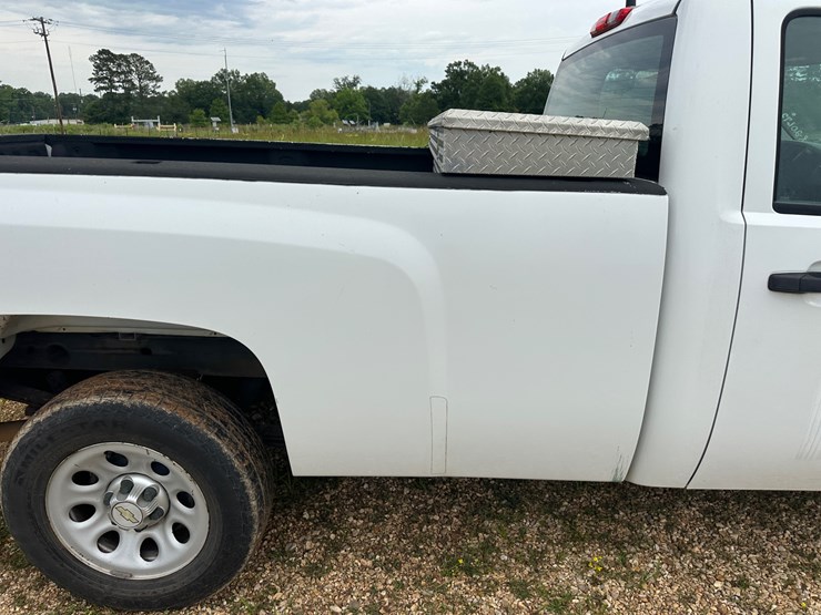 2013-chevrolet-silverado-image-23