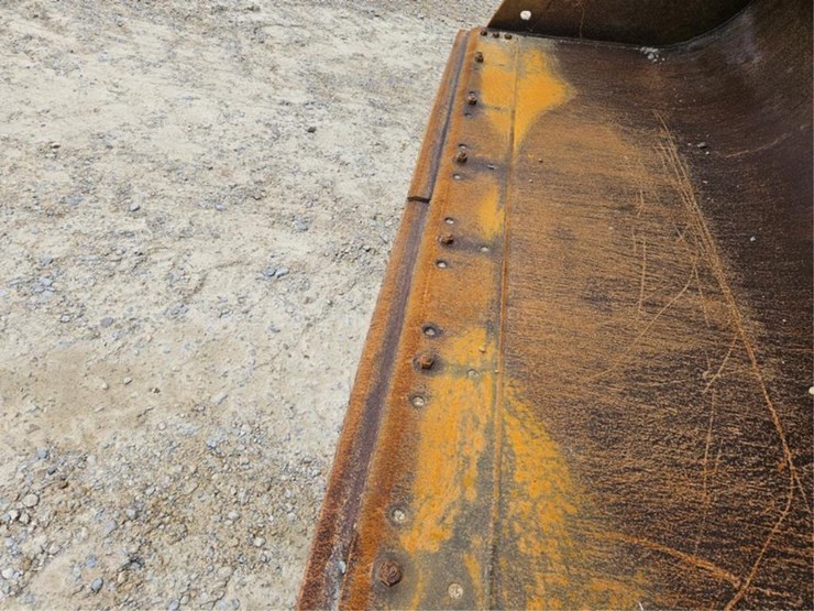 2012-deere-624k-image-18