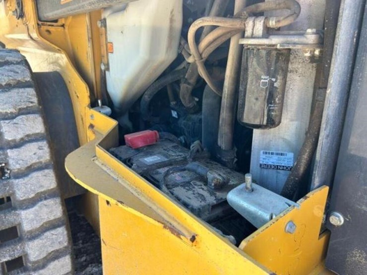 2022-deere-325g-image-24