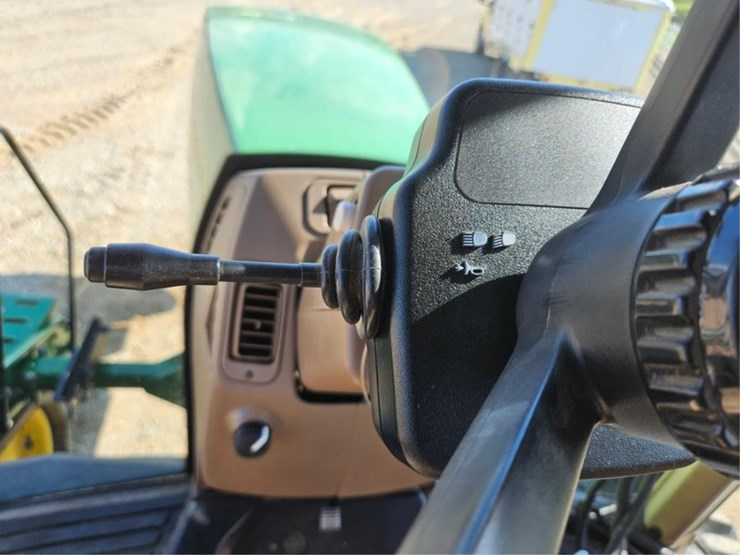 john-deere-8400t-image-27