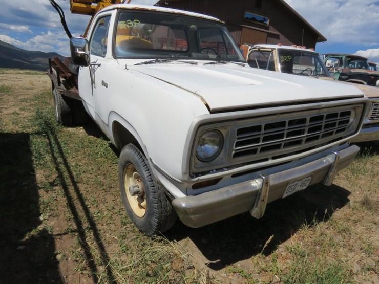 1974-dodge-w200-image-2