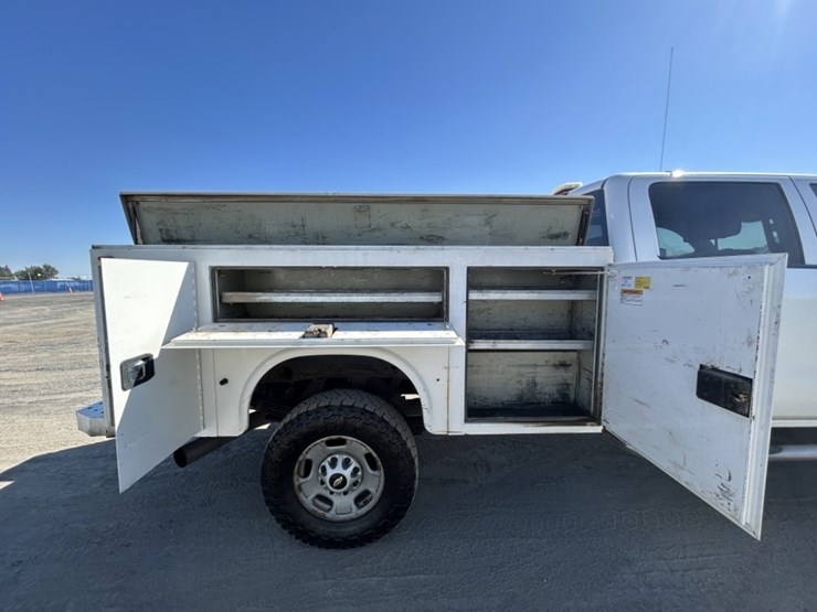 2018-chevrolet-silverado-2500-image-30
