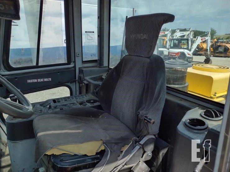 hyundai-110d-7e-image-13