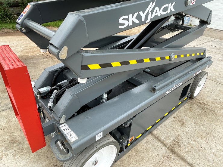 #124-•-2025-skyjack-sj3226e-scissors-lift-image-43