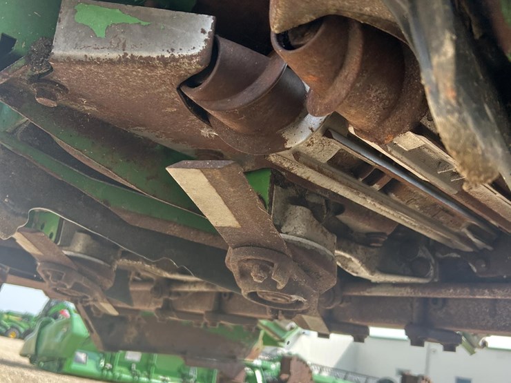 2012-john-deere-618c-image-21