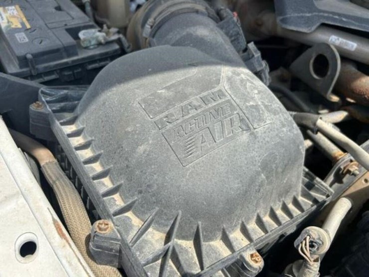 2015-dodge-ram-5500hd-image-19