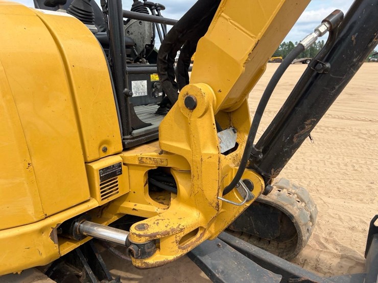2016-caterpillar-305e2-cr-image-27