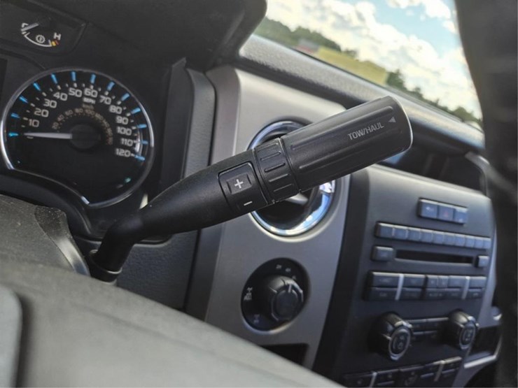2012-ford-f150-xlt-image-33