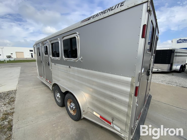 2015-featherlite-8541-image-19