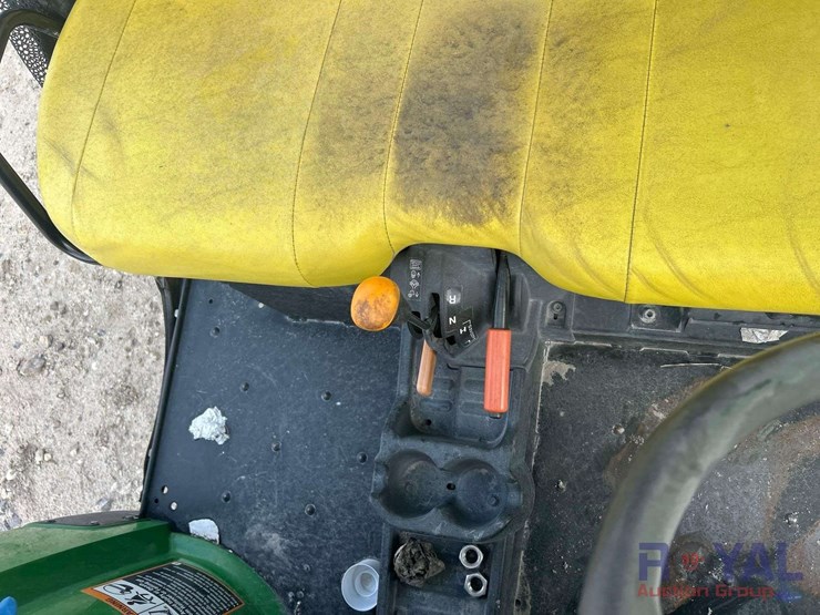 john-deere-gator-image-11