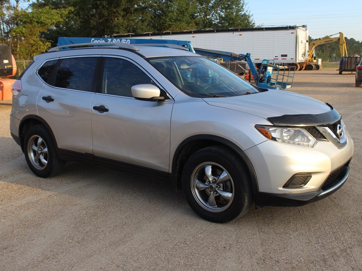2016-nissan-rogue-image-2