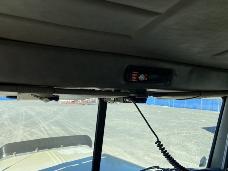 2004-peterbilt-378-image-14