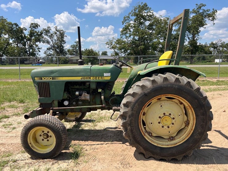 john-deere-1050-image-1