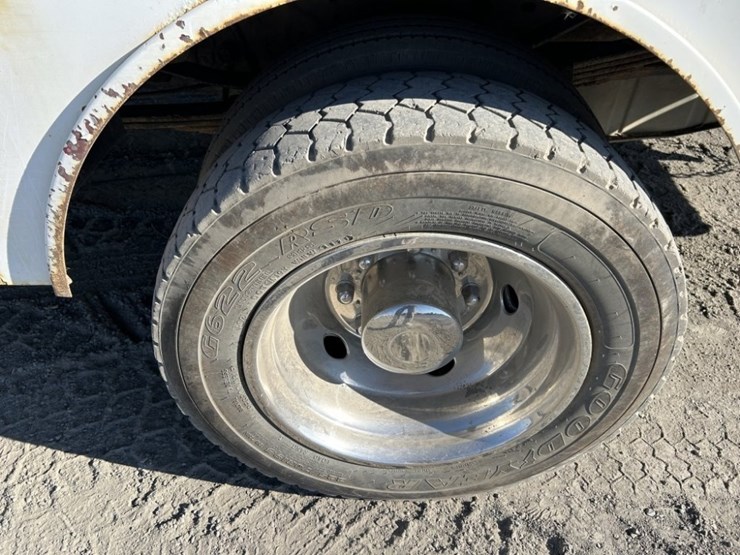 2004-ford-f550-sd-image-11