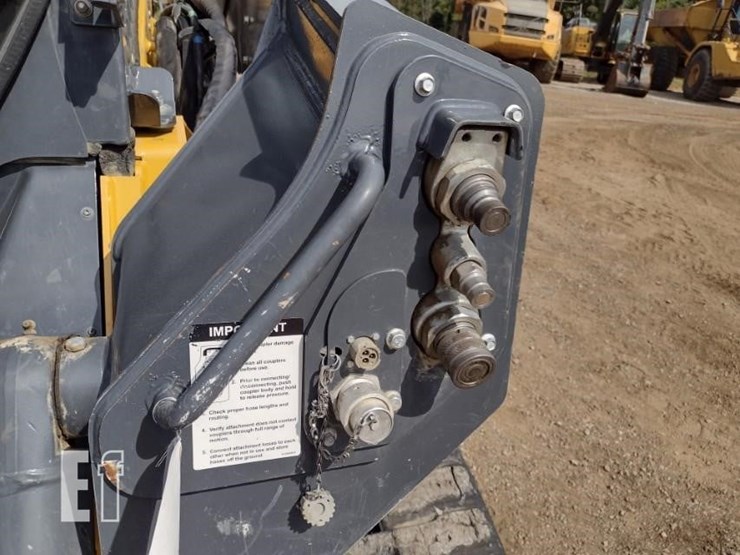 2022-deere-333g-image-15
