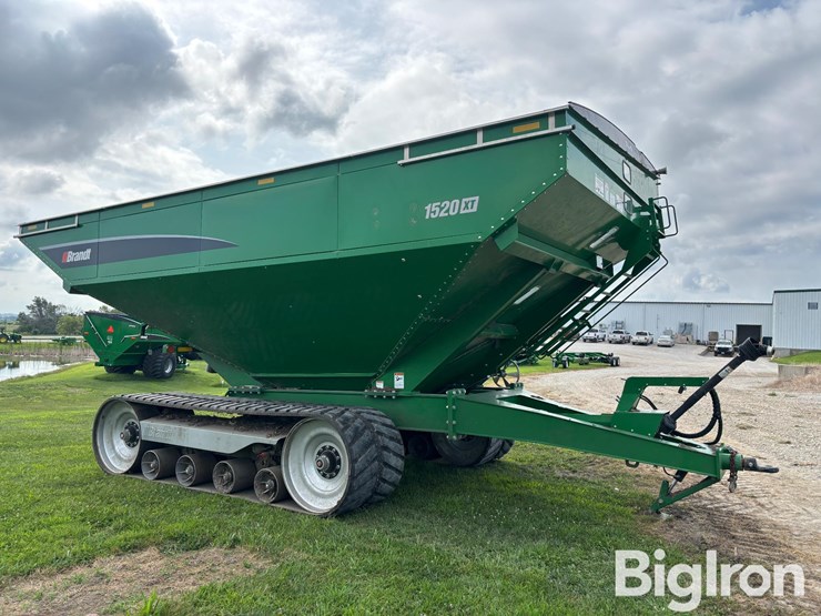 2022-brandt-1520xt-grain-cart-image-3