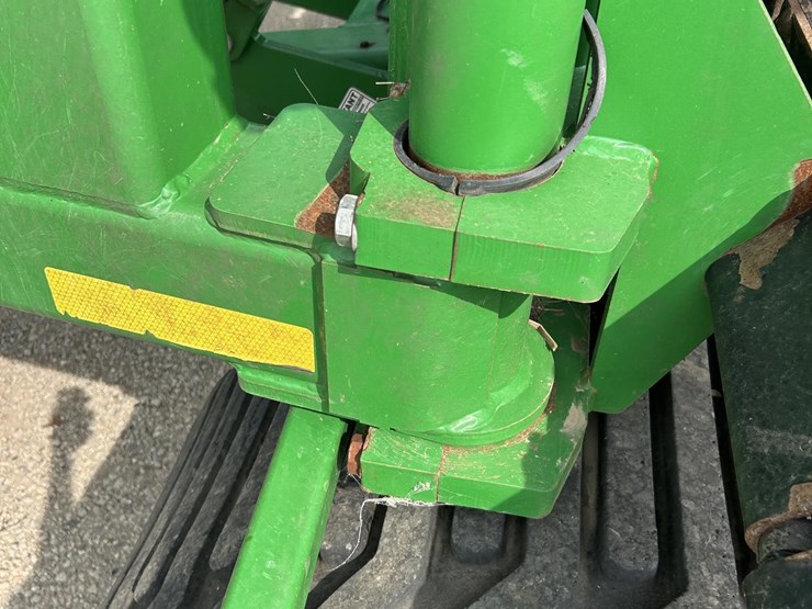 2019-john-deere-2680h-image-40