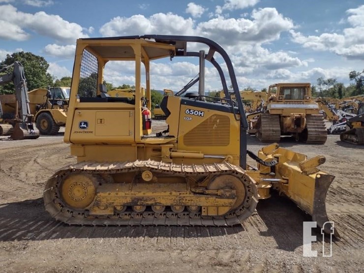 2004-deere-650h-image-3