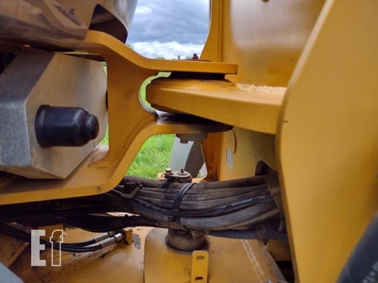 2017-deere-244kii-image-25