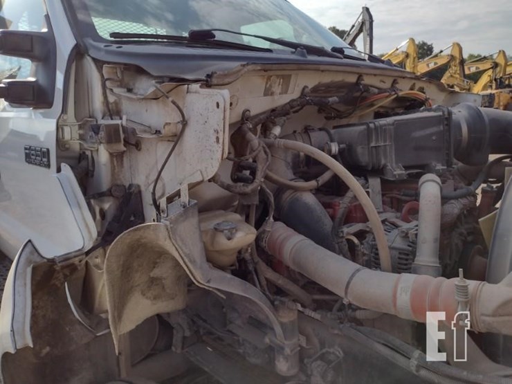 2013-ford-f650-xlt-image-19