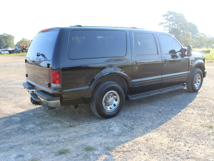 2002-ford-excursion-image-3