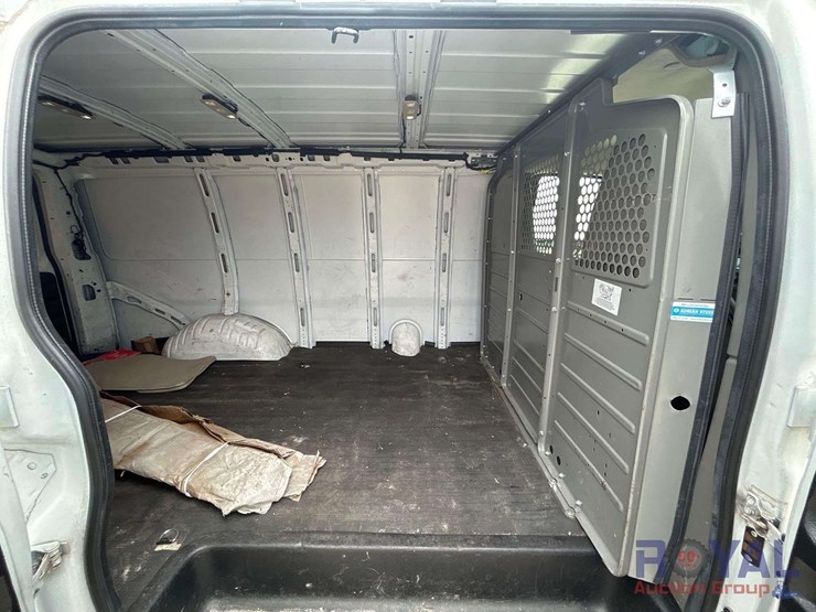 2019-chevrolet-express-2500-image-29
