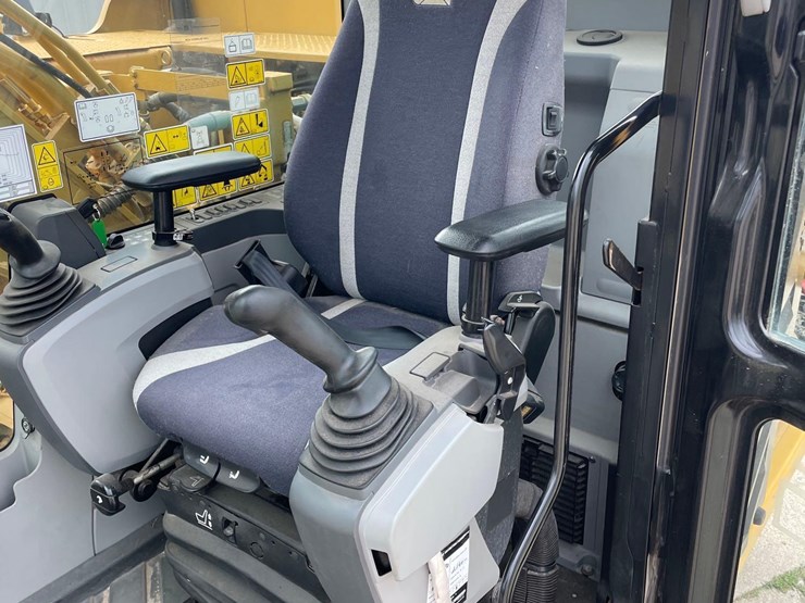 2018-caterpillar-318fl-image-62