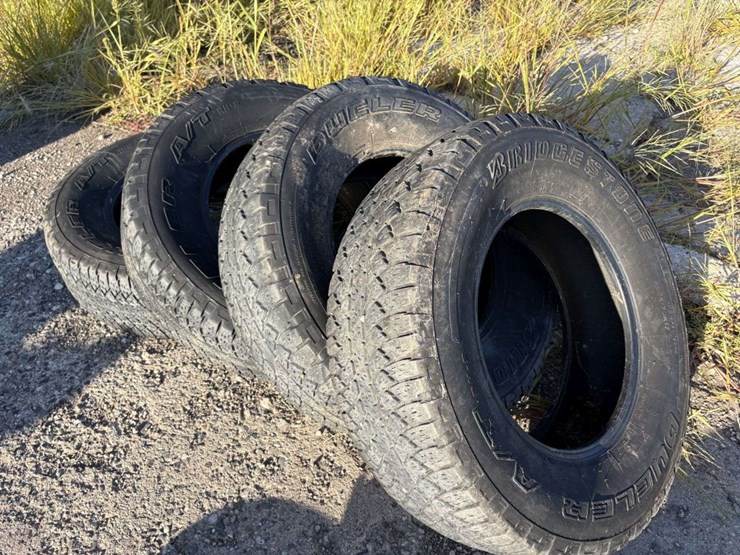 (4)-bridgestone-dueler-a/t-tires,-265/70r17-image-1