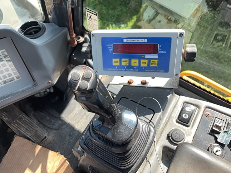 2015-deere-344k-image-18