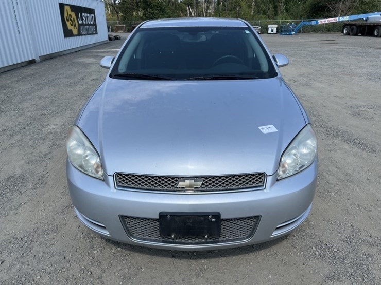 2013-chevrolet-impala-sedan-image-8