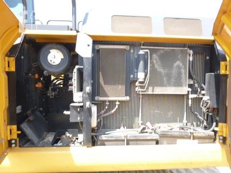 2017-deere-210g-lc-image-42