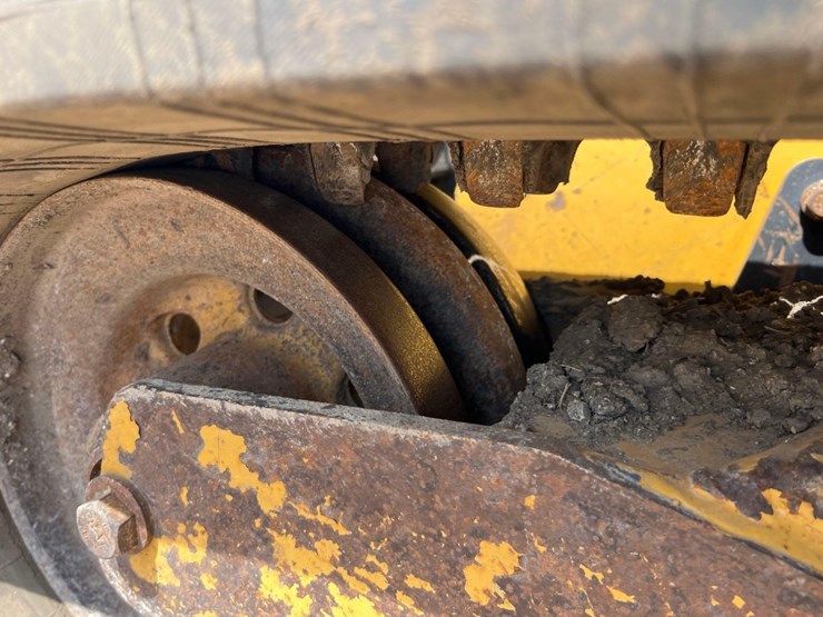 2020-caterpillar-299d3-image-11