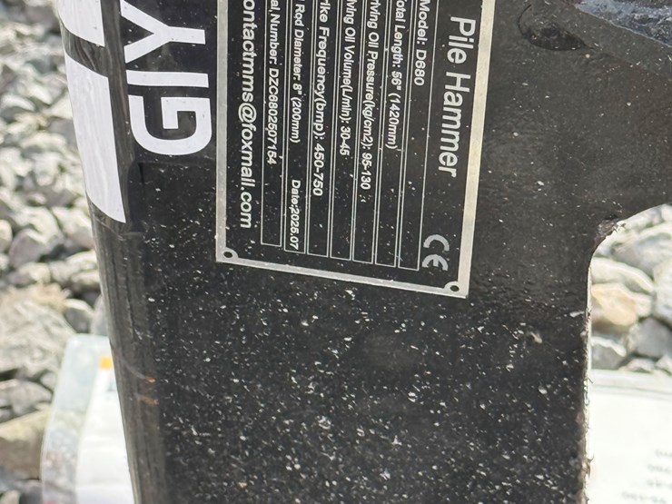 #2000-•-#26323-•-unused-giyi-skid-steer-post-driver-dzc6802507154-image-10