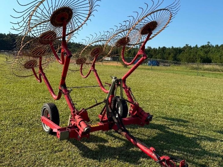 8-star-hay-rake-(pull-type,-hydraulic)-image-1