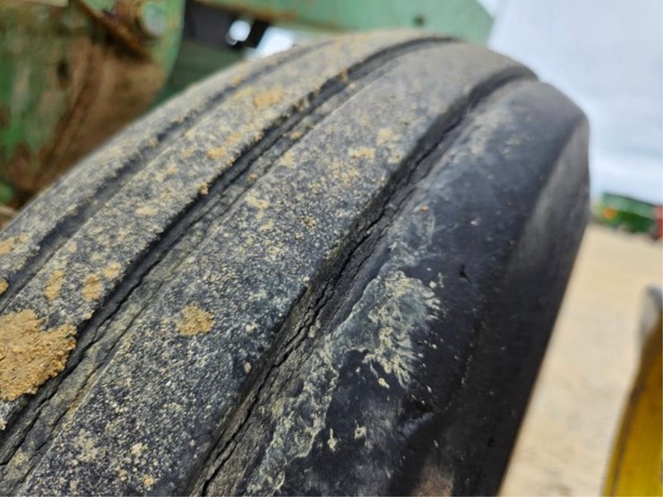 john-deere-7000-image-30