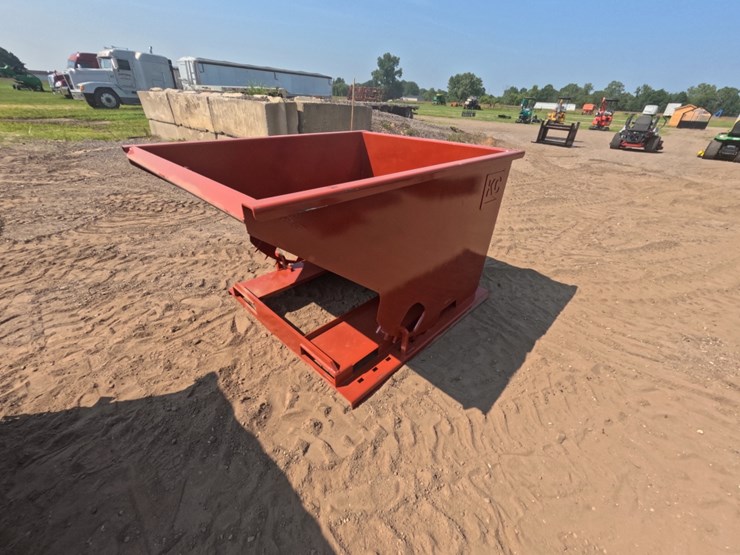 #5252-•-1.5-yard-self-dumping-hopper-image-5
